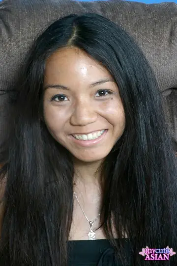 Keeani Lei – Asian Brunette MILF Gives a Handjob and Takes a Facial in Jeans