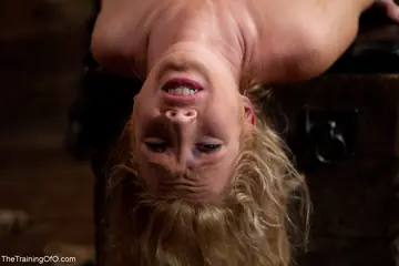 Nicki Blue – Blonde MILF Sucks Cock and Spreads Her Shaved Pussy