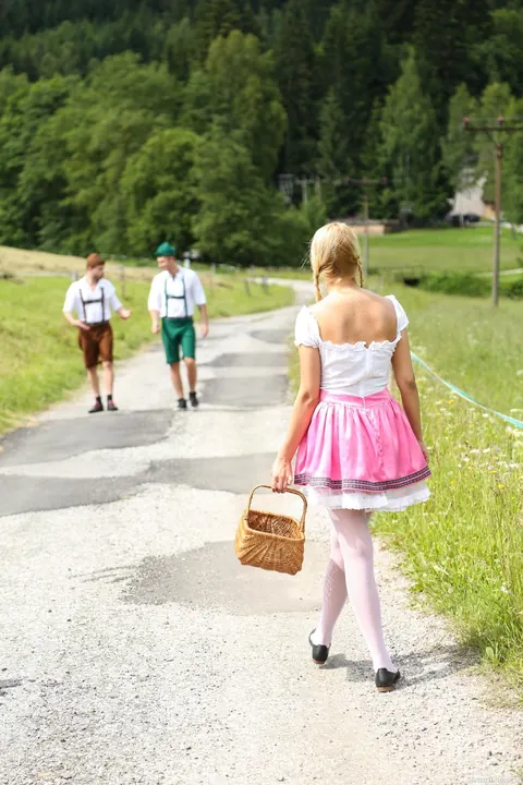 Nikky Dream: Blonde in Cosplay Costume Takes Outdoor Threesome – photo 3 of 21