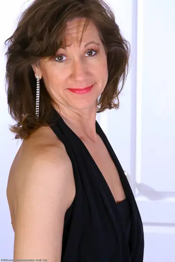 Elle Denay – Mature Brunette Pulls Her Panties Aside and Spreads Her Hairy Pussy