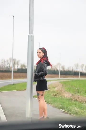 Charlotte Thorne – European Redhead Gives a Blowjob and Fucks in a Car
