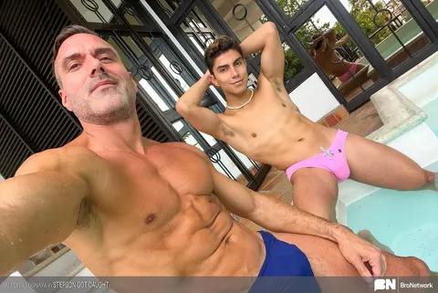 Older Man Barebacks Guy in POV Anal – photo 7 of 20