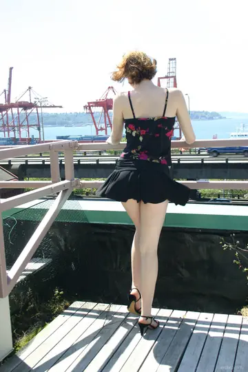 Pale Redhead PAWG in a Skirt Spreads Her Legs Outdoors