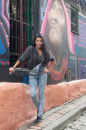 Kendra Roll – Colombian Brunette in Jeans Shows Off Her Big Tits and Pussy