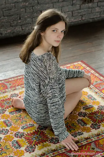 Ella Green – Brunette Undresses and Spreads Her Legs Wide