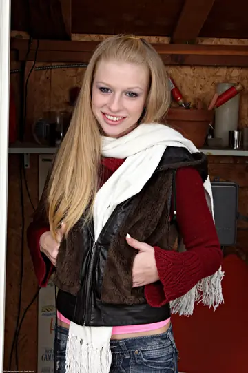 Avril Hall – Skinny Blonde Shows Her Small Natural Tits