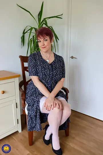 Layla Bird – Mature Redhead in Lingerie and Stockings Fingers Her Pussy