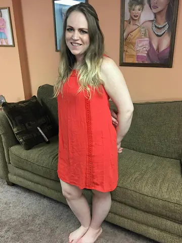 Chasity Vaughn – BBW Brunette Toys Her Trimmed Pussy on the Sofa