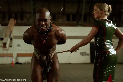 Dia Zerva: Blonde MILF in Latex and Heels Dominates Black Sub – photo 14 of 20