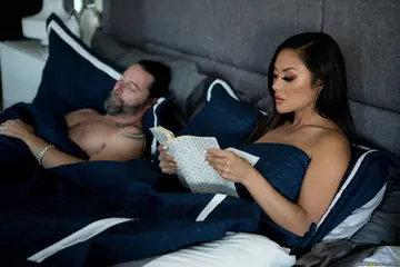 Kaylani Lei – Asian MILF in Red Latex Boots Takes a Facial