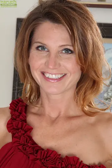 Sky Rodgers – Mature Redhead in a Skirt Spreads Her Hairy Pussy