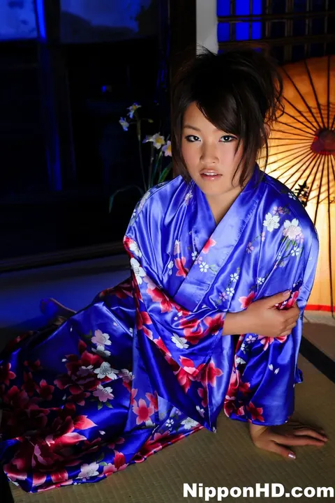 Japanese Brunette Opens Her Kimono and Stands Nude – photo 4 of 12