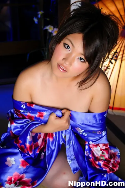 Japanese Brunette Opens Her Kimono and Stands Nude – photo 9 of 12