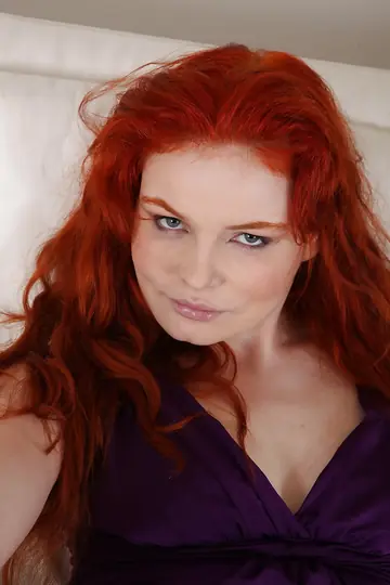 Barbara Babeurre – Redhead MILF Oils Up and Fucks Her Ass with a Dildo