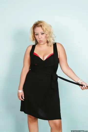 Savannah Tyler – Chubby Latina MILF Strips Out of Her Lingerie and Skirt