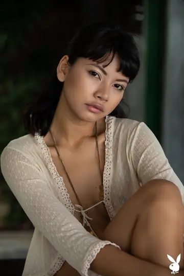 Petite Thai Model Strips Nude and Poses for Glamour Shots