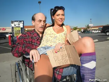 Ivy Winters – Brunette Sucks and Rides Outdoors in the Open Air