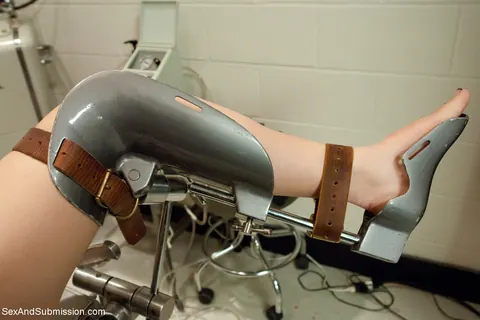 Sierra Skye: Busty Redhead Bound on Exam Table for Bondage Sex – photo 4 of 16
