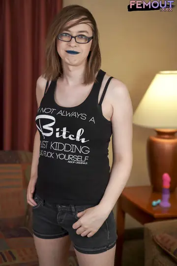 Thick Trans Woman with Big Ass Gets Fucked and Kisses Her Partner
