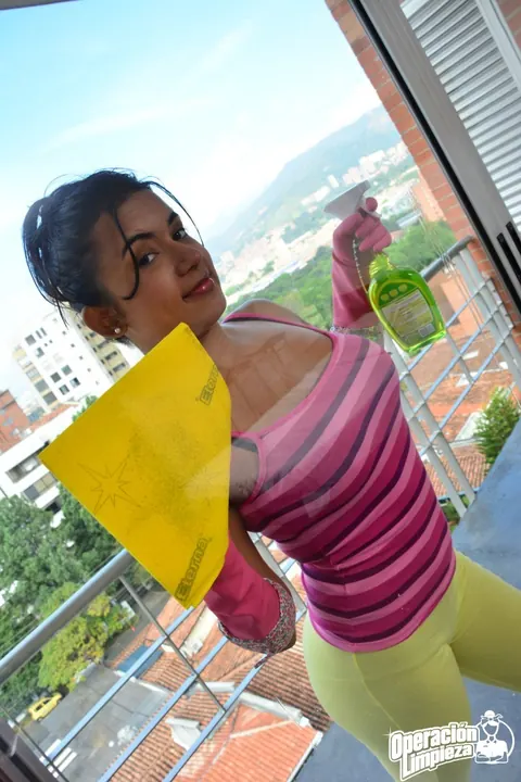 Camila Marin: Colombian Brunette Rides Her Partner on a Hotel Bed – photo 4 of 21