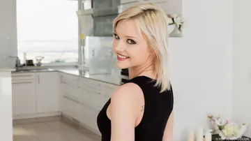 Zazie Skymm – Blonde PAWG Toys Her Ass Before Anal Sex in Stockings and Heels