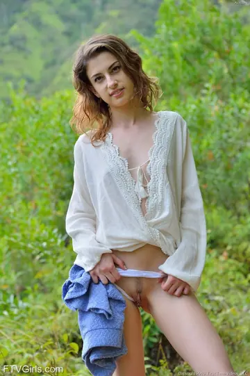 Kristen Scott – Two Pale Brunettes Strip and Toy Their Pussies in the Forest