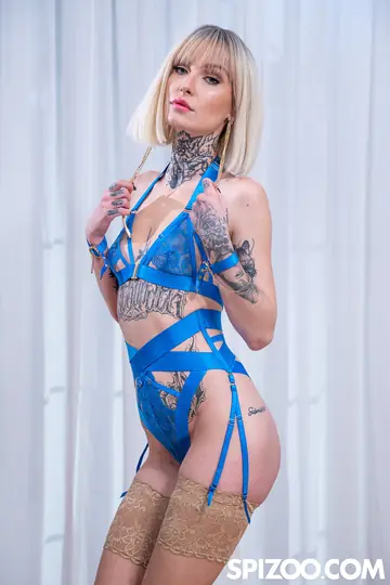 Tabitha Poison – Tall Czech Blonde with Short Hair Takes a Facial After Cowgirl Sex