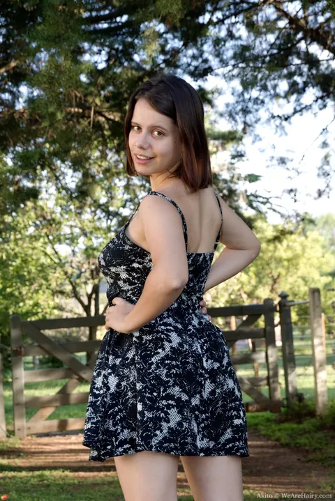 Akito: Latina PAWG Strips Out of Her Skirt Outdoors and Spreads Her Hairy Pussy – photo 2 of 16