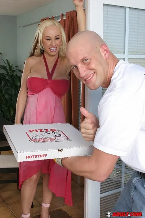 Davia Ardell: Blonde MILF with Big Tits Takes Anal from the Pizza Guy – photo 1 of 16