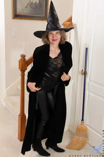 Bossy Ryder – Mature Brunettes in Costumes Lick and Finger Hairy Pussies