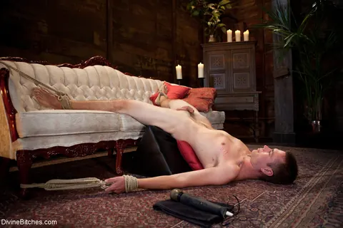 Maitresse Madeline Marlowe: Bound Blonde MILF in Stockings Facesits and Gets Licked – photo 3 of 20