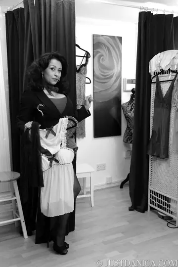 Ebony MILF Undresses to Lingerie and Flaunts Her Huge Natural Tits