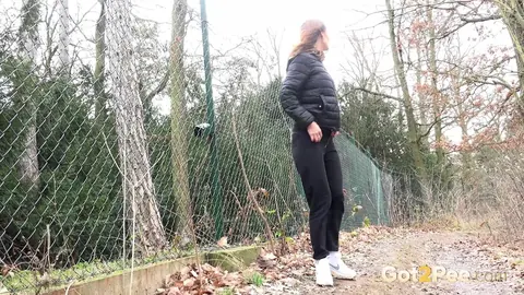 Cynthia Vellons: Slim Czech MILF Spreads Outdoors by a Fence – photo 2 of 15