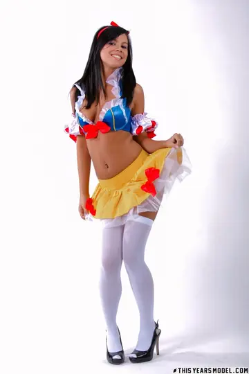Destiny Moody – Slim Tattooed Brunette Strips Out of Her Cosplay Costume to Show Her PAWG Body