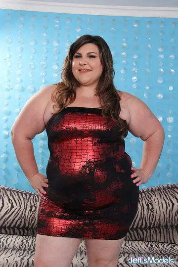 Bella Bendz – Pale BBW with Big Tits Sucks BBC and Takes a Facial