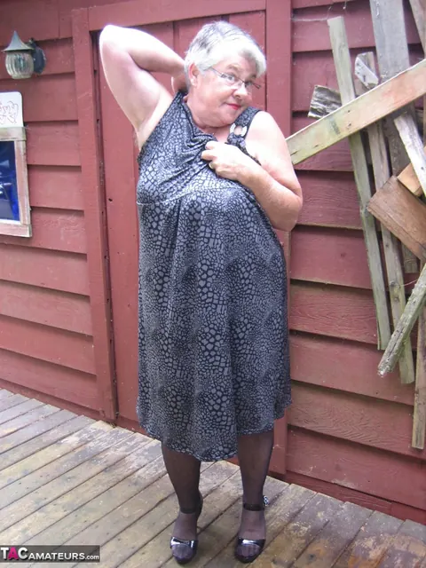 BBW in Stockings and Glasses Spreads Wide – photo 9 of 20