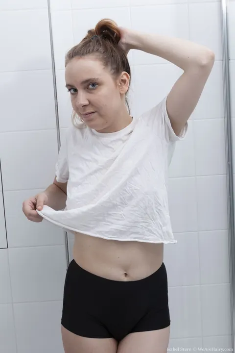 Isabel Stern: Slim Russian Blonde Masturbates in the Shower – photo 4 of 21