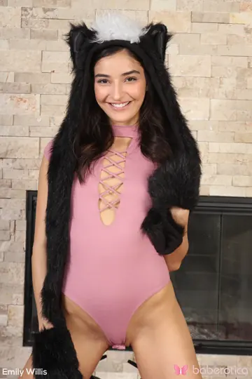 Emily Willis – Latina Brunette Spreads Her Shaved Pussy and Fingers Herself