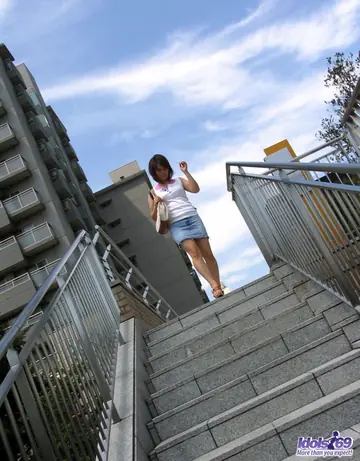 Wakako – Thick Japanese Woman Takes Anal Doggy Style Outdoors in Heels