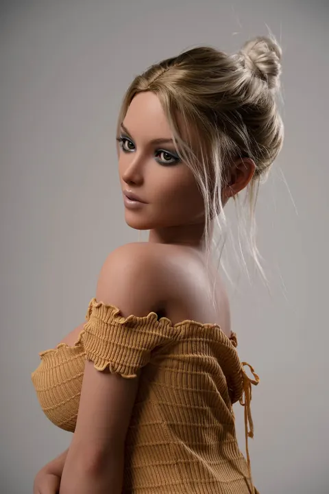 Petite Blonde with Big Tits Poses Nude – photo 5 of 20