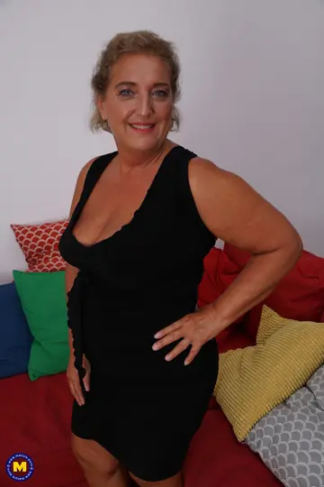 BBW MILF Fucks Her Boy Toy and Uses a Dildo