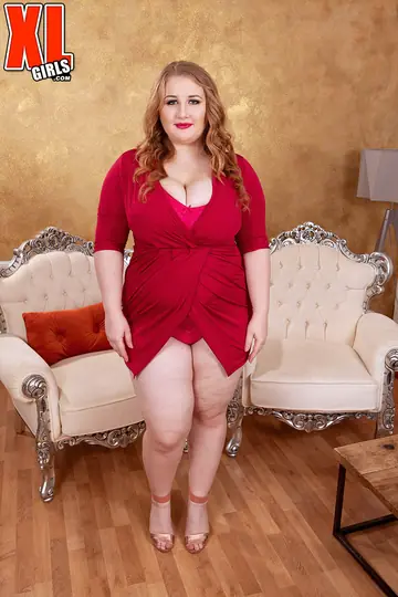 Tessa Orlov – Thick Redhead MILF Strips Out of Her Pink Panties and Skirt