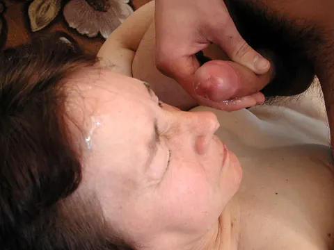 Chubby European MILF Sucks and Rides Her Man in the Bedroom – photo 18 of 20