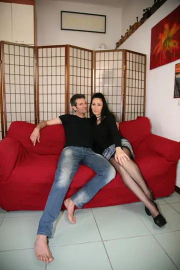 Luna Dark – Italian Brunette Gets Fucked and Takes a Facial