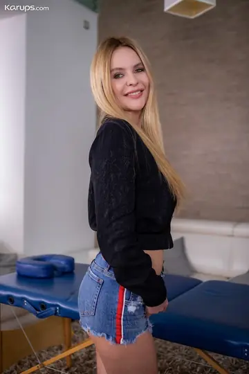 Tori Dakota – Blonde Russian MILF Gets Fucked by Masseur and Swallows His Load