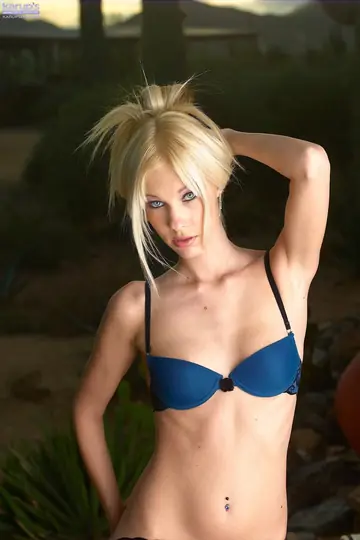 Kristina Wood – Thick Blonde in Lingerie and Bikini Pulls Panties Aside and Spreads