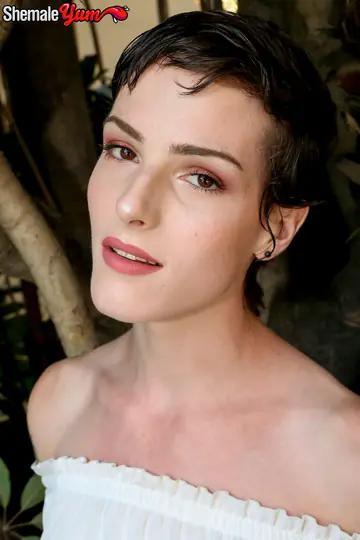 Trans Woman Takes Anal Sex and Kisses Her Partner