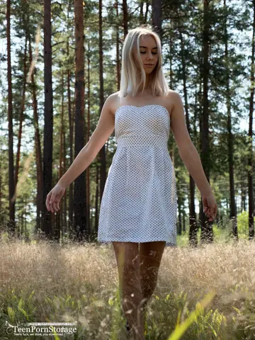 Skinny Blonde Strips and Spreads Her Shaved Pussy in the Woods