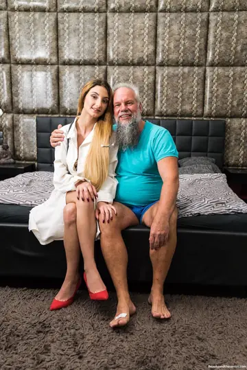 Maya Crush – Brunette Fucks Her Older Lover in the Bedroom