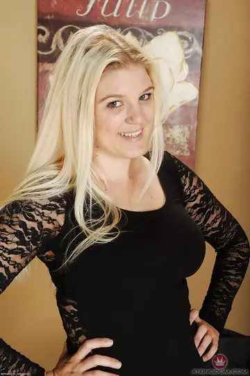 Prudence Pond – Busty Blonde MILF Peels Off Her Panties and Spreads Wide